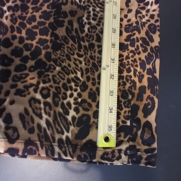 Chicos Leopard Print V-Neck Dress Size Chicos 2 Mobwife Glam Vacation Office - Picture 7 of 7